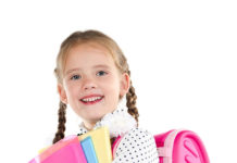 Lekki, wygodny i ładny. Jak wybrać szkolny plecak?