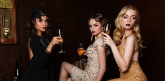 Bal karnawałowy w stylu przełomowych lat 20. - co będzie potrzebne na retro imprezę