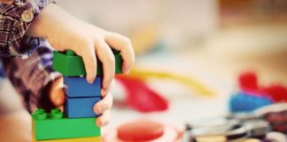 Jak zabawki wpływają na rozwój dziecka?