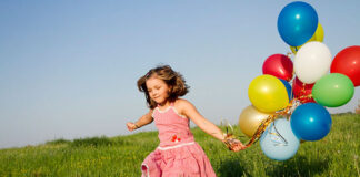 Rodzinny grill – jak zająć dzieci na kilka godzin