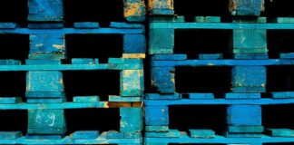 Ile wejdzie pustych palet na tira?