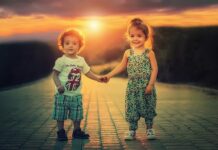 Czym piszą dzieci w pierwszej klasie?