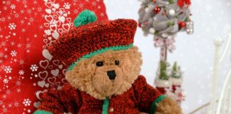 Czy matka chrzestna kupuje ubranko do chrztu?