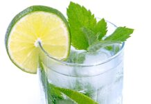 Czy w upał zakładać czapeczkę niemowlakowi?