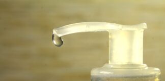 Czym dezynfekować butelki?