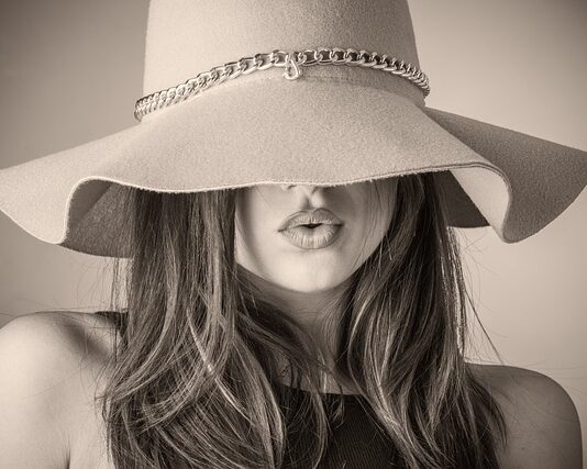 Co na głowę przed słońcem?