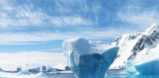 Dlaczego niemowlę nie lubi czapki?