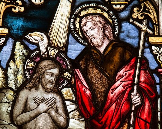 W co ubrać dziewczynkę do chrztu?