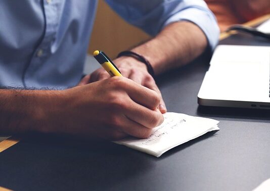 Czym się różni długopis żelowy od zwykłego?